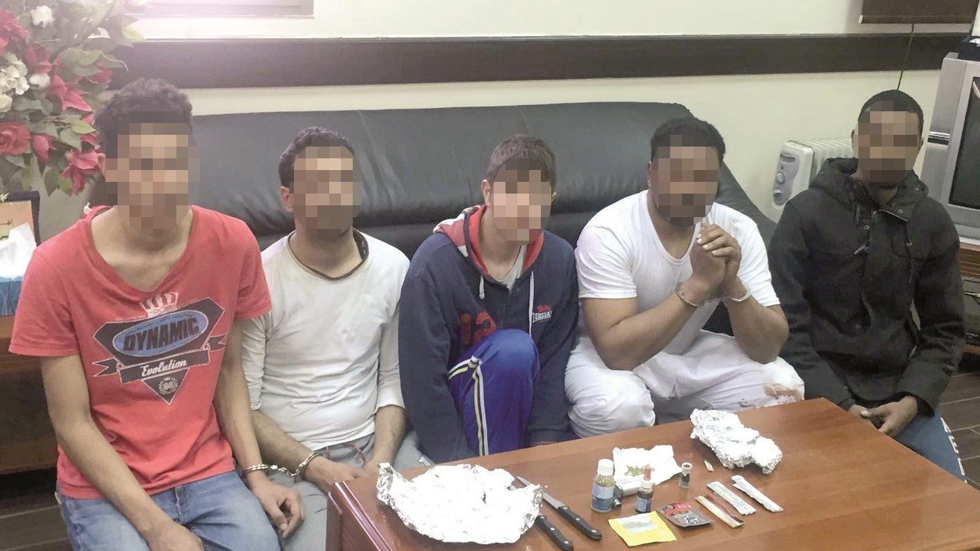 ...وبعد سقوطه مع رفاقه