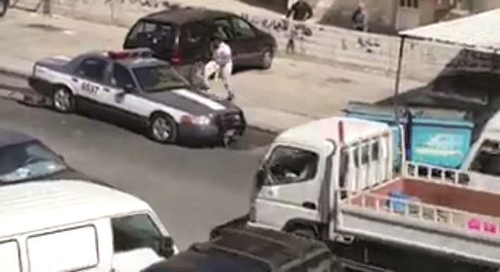 ... ويواصل تمرّده