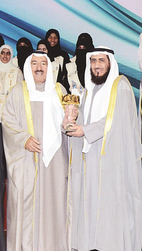 ... ووكيل وزارة الأوقاف فريد عمادي