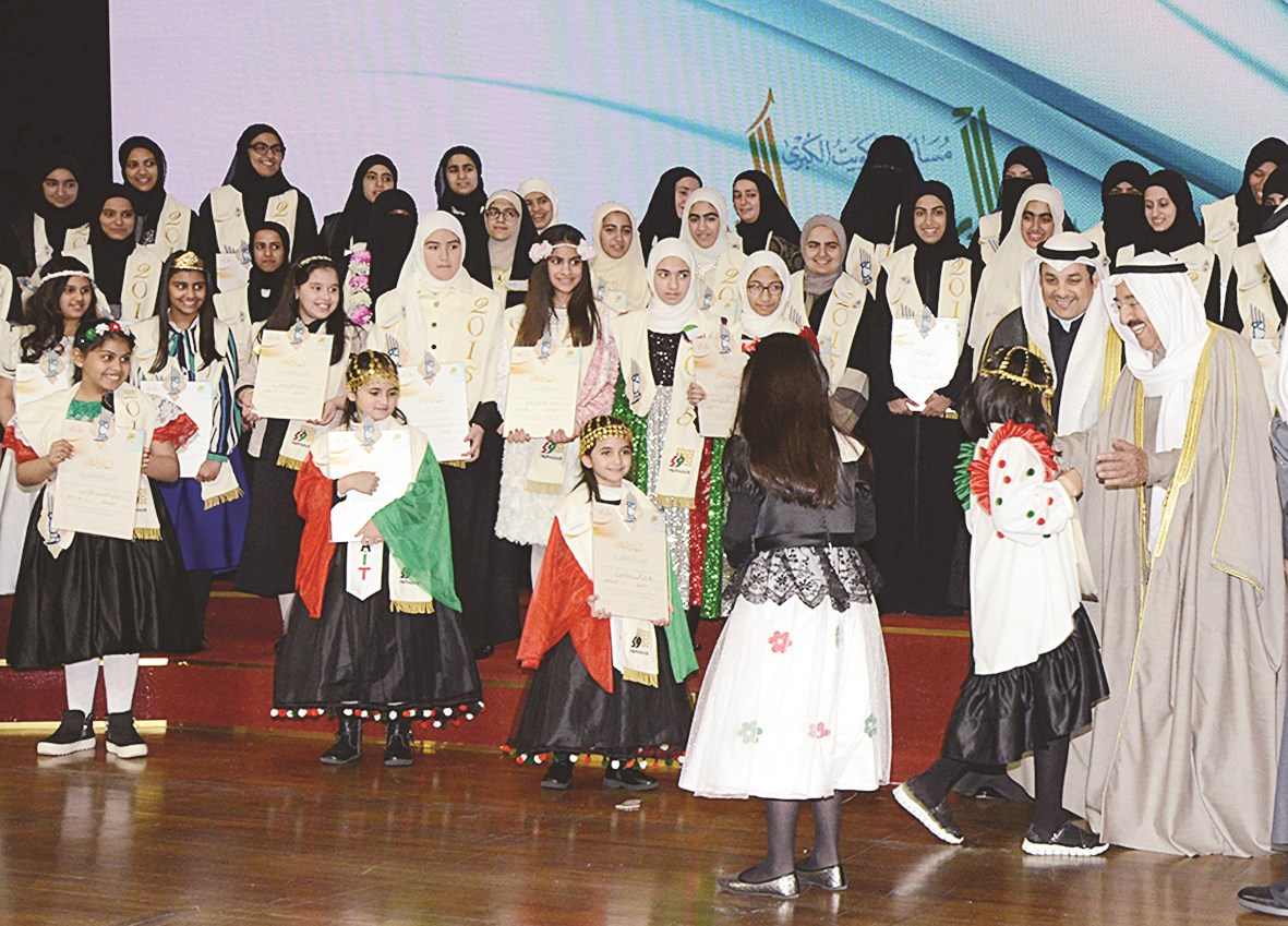 لفتة أبوية من سمو الأمير للصغيرات من حفظة القرآن الكريم