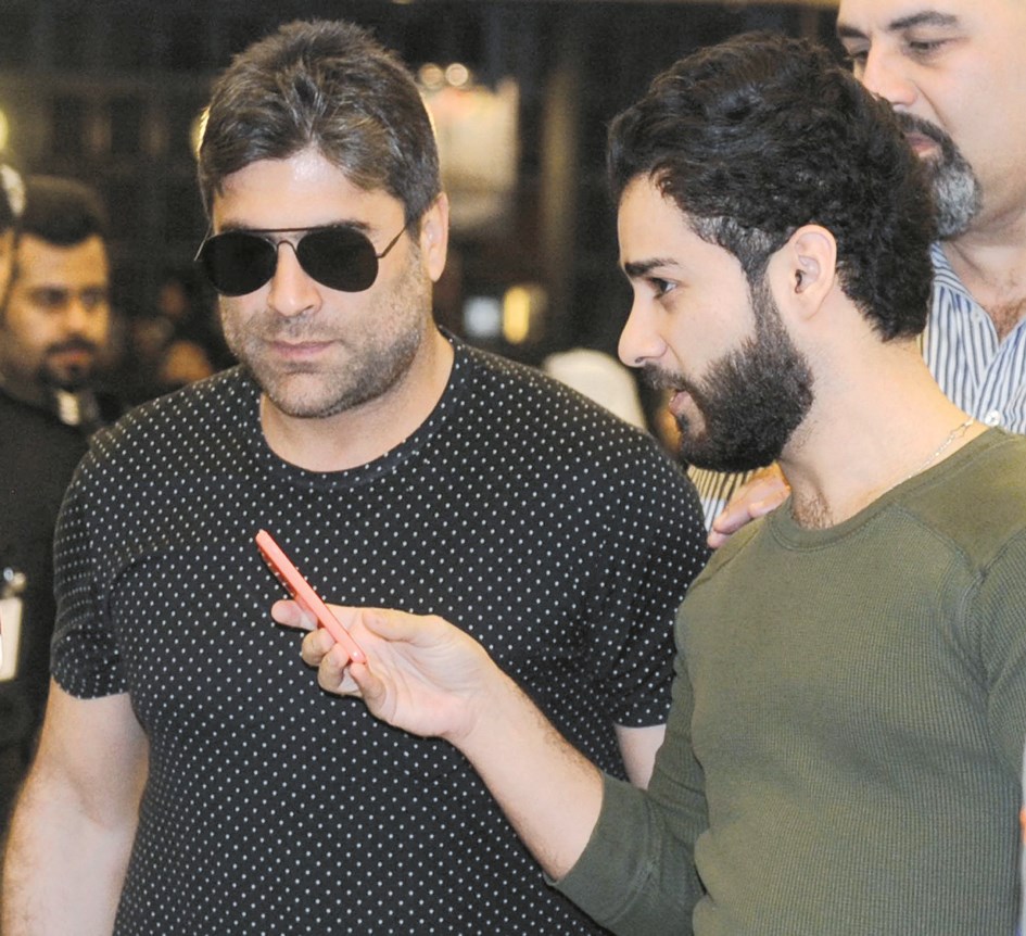 u0648u0627u0626u0644 u0643u0641u0648u0631u064a u0645u062au062du062fu062bu0627u064b u0625u0644u0649 u0627u0644u0632u0645u064au0644 u0639u0644u0627u0621 u0645u062du0645u0648u062f (u062au0635u0648u064au0631 u0632u0643u0631u064au0627 u0639u0637u064au0629)