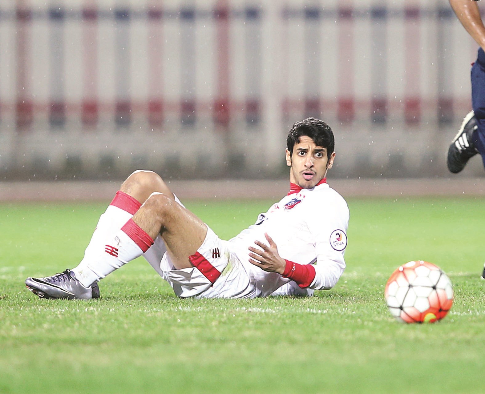 u0644u0627u0639u0628 u0641u0631u064au0642 u0627u0644u0643u0648u064au062a u0637u0644u0627u0644 u062cu0627u0632u0639 u0625u062du062fu0649 u0627u0644u0623u0648u0631u0627u0642 u0627u0644u0634u0627u0628u0629 u0641u064a u064au062f u0645u062du0645u062f u0625u0628u0631u0627u0647u064au0645 (u0627u0644u0623u0632u0631u0642 u062fu0648u062a u0643u0648u0645)