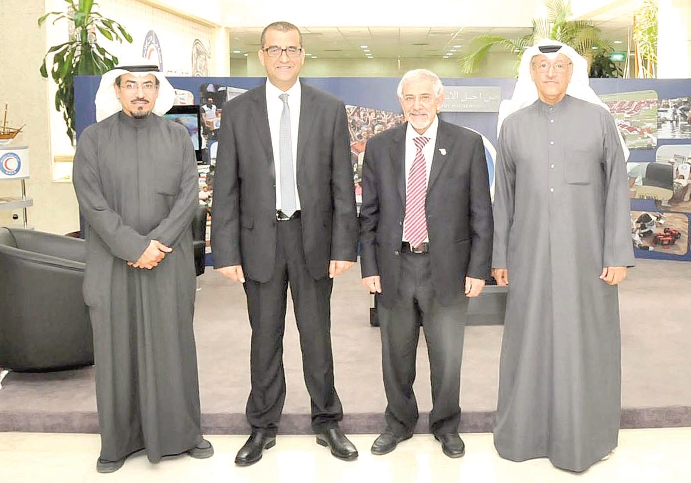 ...ومستقبلا السفير التونسي