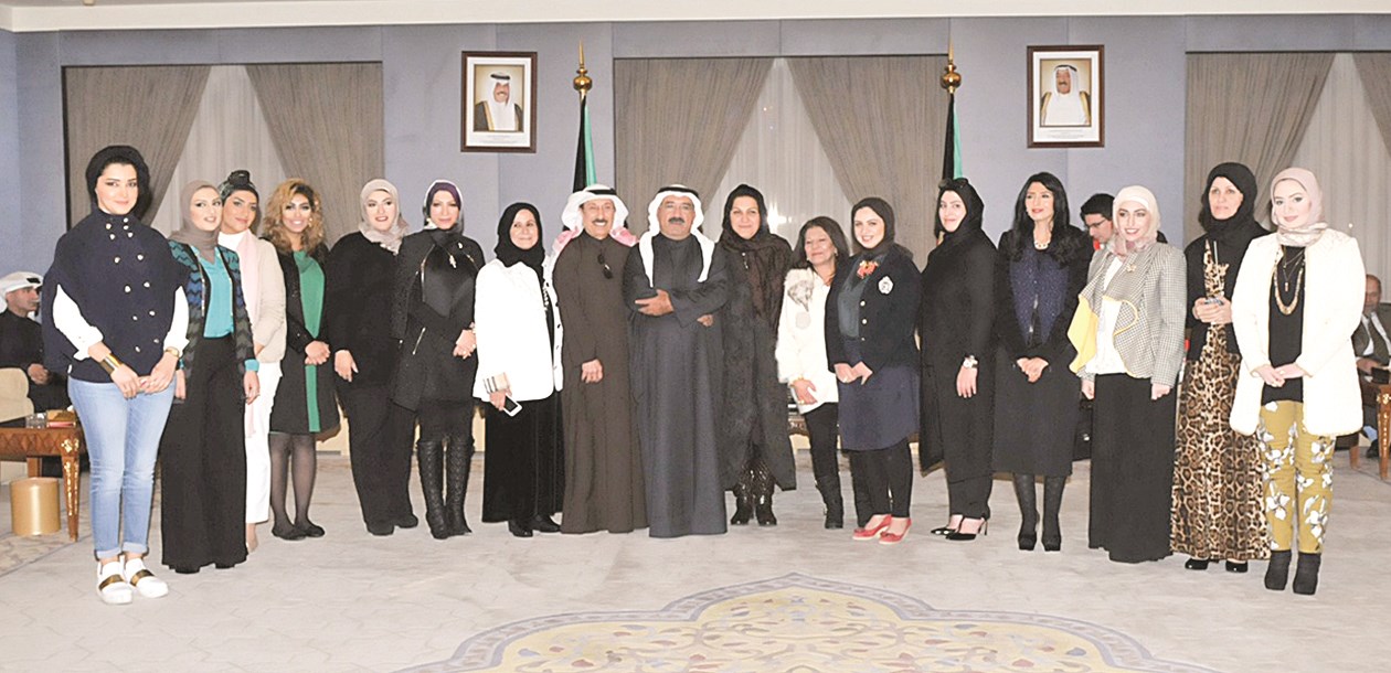 u0646u0627u0635u0631 u0627u0644u0635u0628u0627u062d u0645u062au0648u0633u0637u0627u064b u00abu0627u0644u0641u0646u0648u0646 u0627u0644u062au0634u0643u064au0644u064au0629u00bb u0648u0636u064au0648u0641 u0645u0647u0631u062cu0627u0646 u0627u0644u0643u0648u064au062a