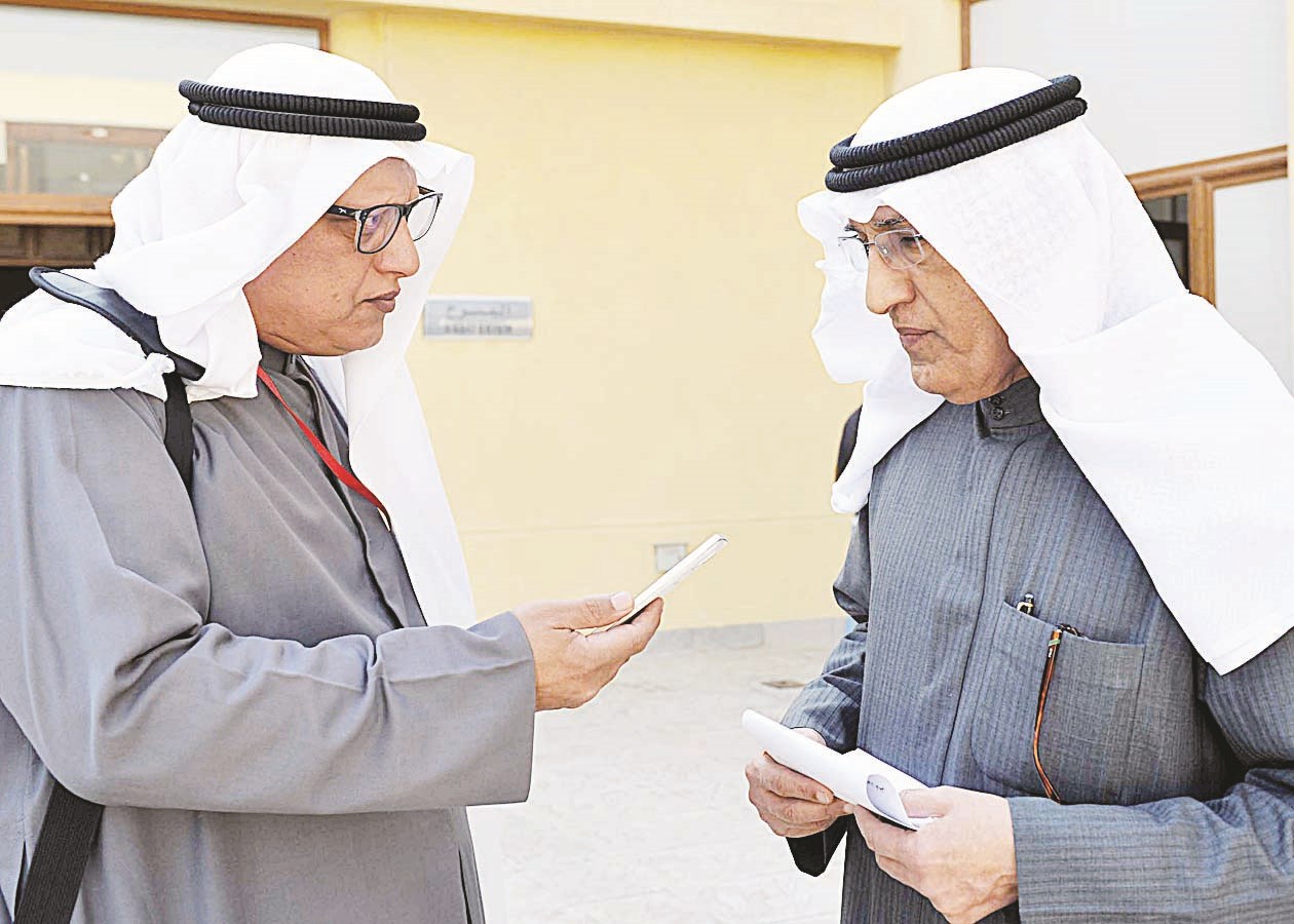 السفير الشارخ متحدثا للزميل خالد الشرقاوي