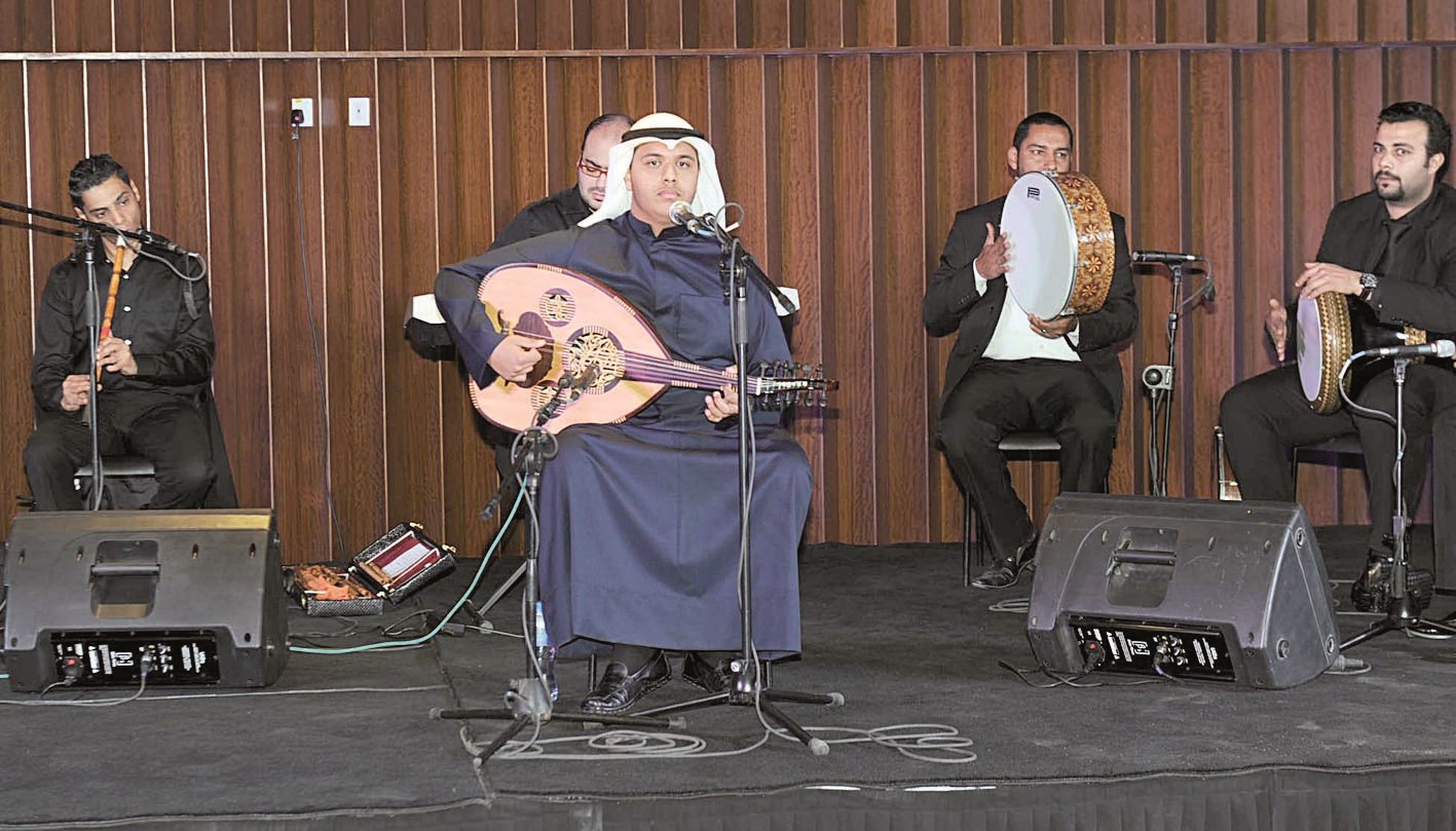 u0639u0628u062fu0627u0644u0639u0632u064au0632 u0627u0644u0645u0633u0628u0627u062d u0645u062du062au0636u0646u0627u064b u0639u0648u062fu0647 (u062au0635u0648u064au0631 u0637u0627u0631u0642 u0639u0632u0627u0644u062fu064au0646)