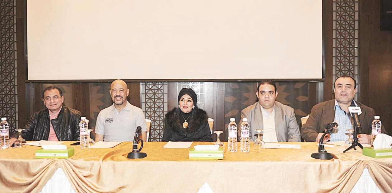 u062cu0627u0646u0628 u0645u0646 u0627u0644u0645u0624u062au0645u0631 u0627u0644u0635u062du0627u0641u064a (u062au0635u0648u064au0631 u0637u0627u0631u0642 u0639u0632u0627u0644u062fu064au0646)