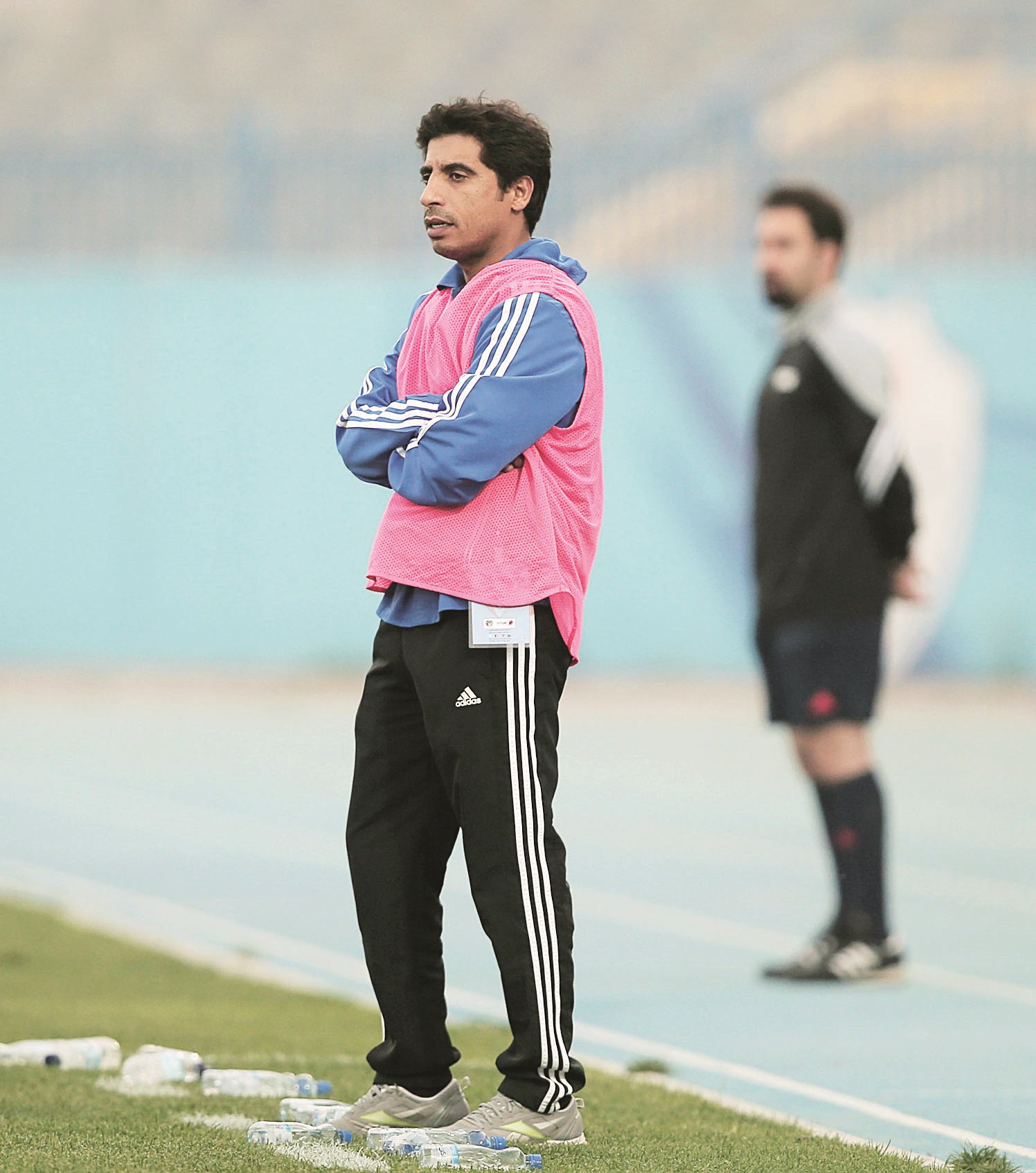 u0645u062fu0631u0628 u0627u0644u0633u0627u0644u0645u064au0629 u0633u0644u0645u0627u0646 u0639u0648u0651u0627u062fb(u0627u0644u0623u0632u0631u0642 u062fu0648u062a u0643u0648u0645)