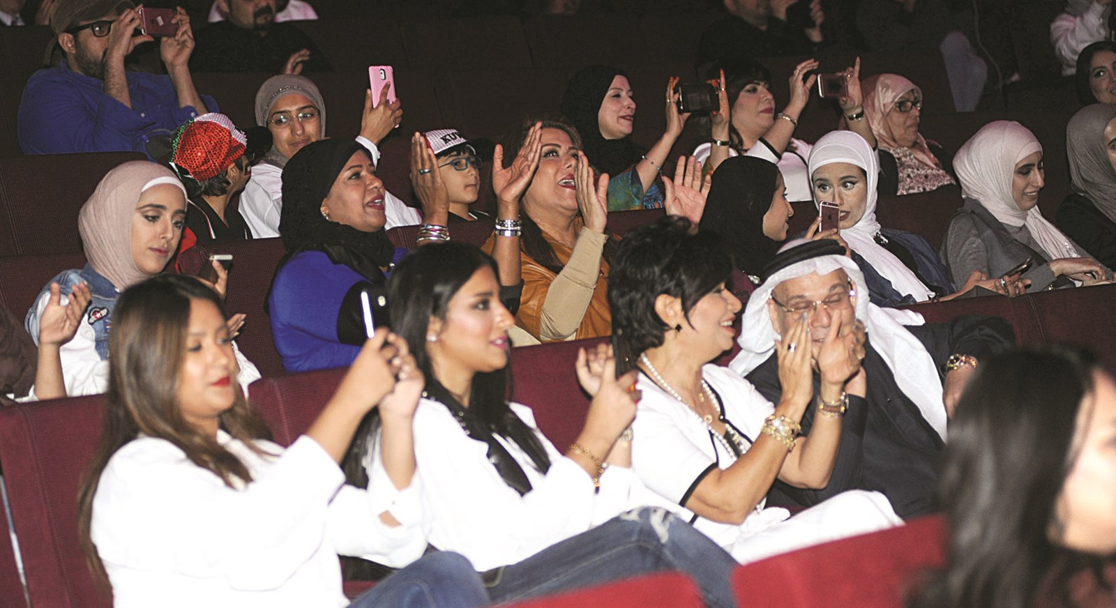 حضور نسائي كثيف (تصوير كرم ذياب)