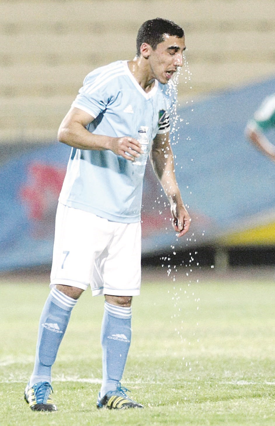 u0646u0627u0635u0631 u0627u0644u0639u062bu0645u0627u0646 ... u00abu0627u0644u0639u0645u064au062fu00bb    (u0627u0644u0623u0632u0631u0642 u062fu0648u062a u0643u0648u0645)