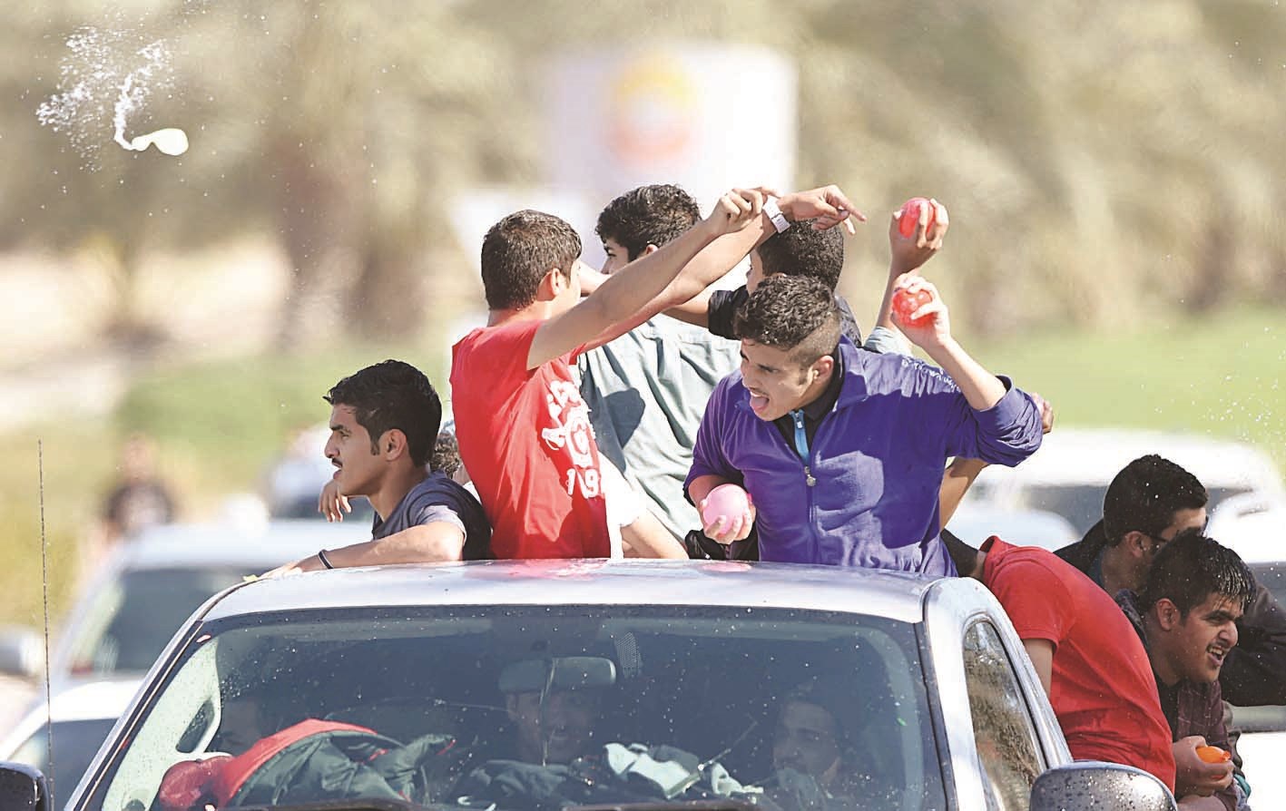 معارك من فوق السيارات