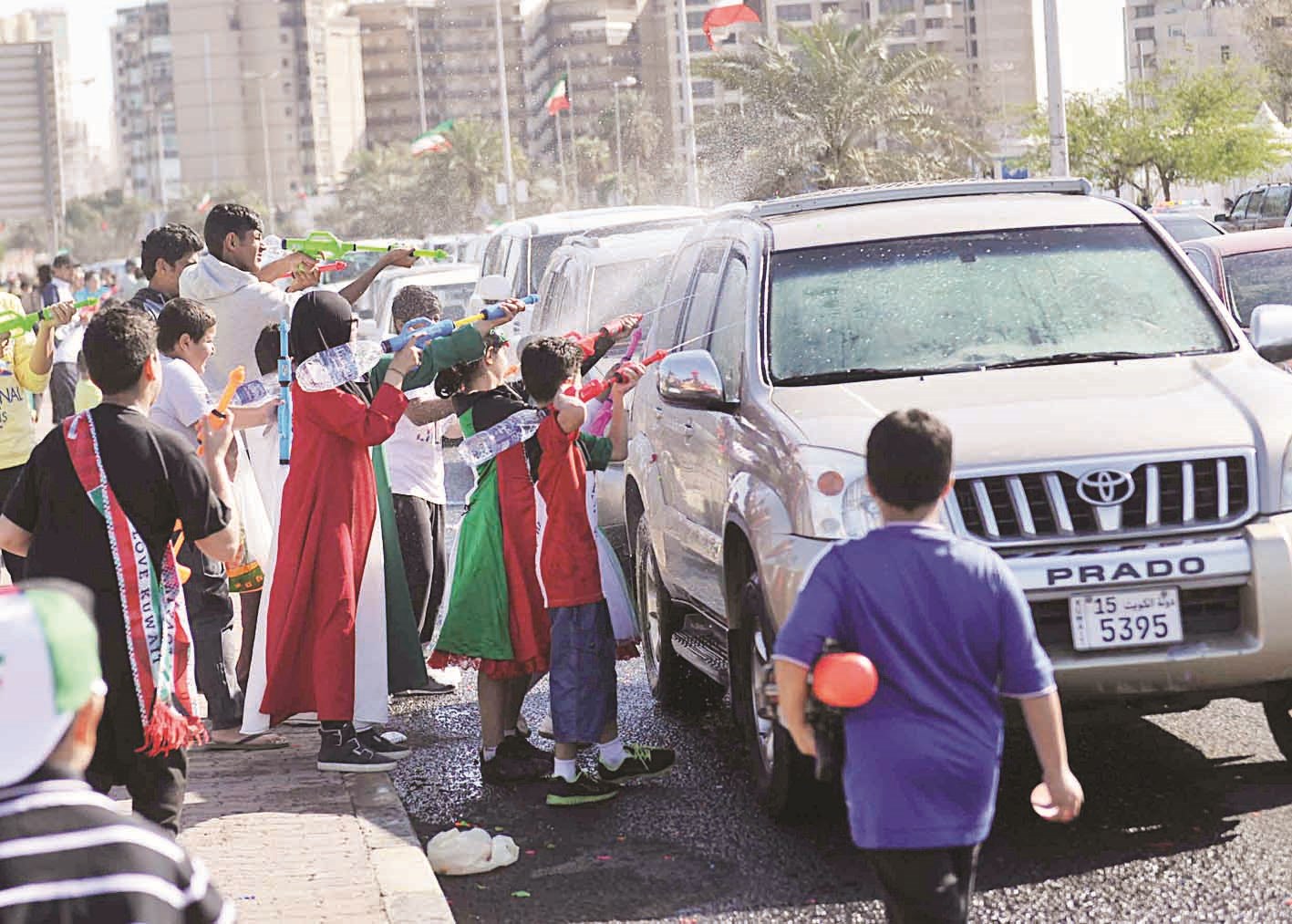 صيد وقع تحت مدى رشاشات الماء