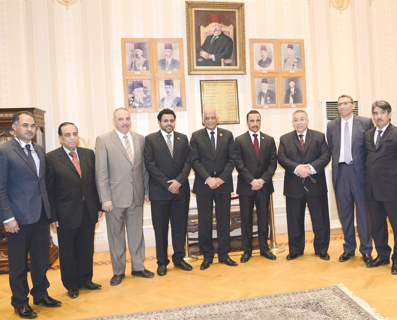 لقطة جماعية أمام أحد أركان متحف البرلمان المصري