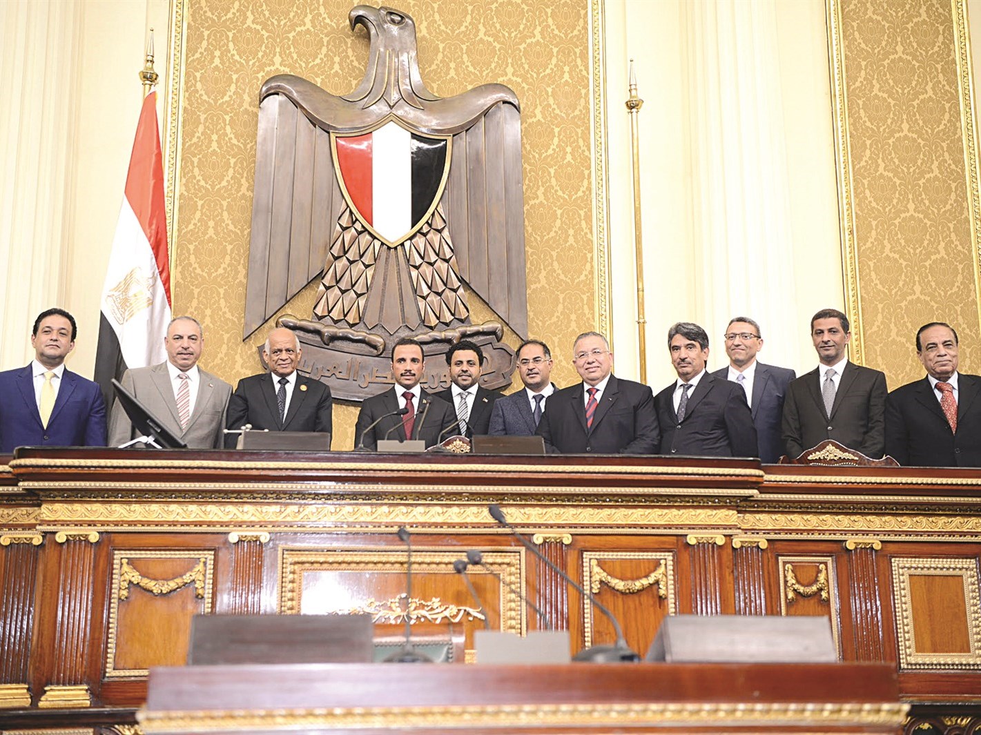 مرزوق الغانم والوفد البرلماني على منصة الرئاسة في البرلمان المصري