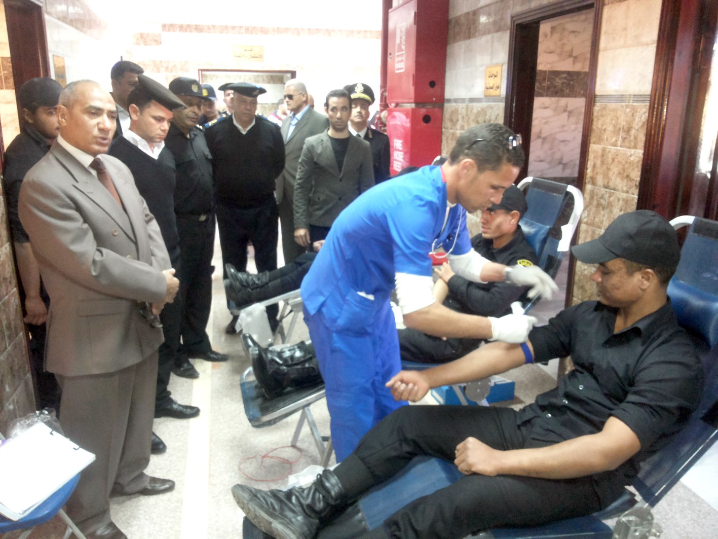 u0639u0646u0627u0635u0631 u0645u0646 u0627u0644u0634u0631u0637u0629 u064au062au0628u0631u0639u0648u0646 u0628u0627u0644u062fu0645 u0641u064a u062cu0646u0648u0628 u0633u064au0646u0627u0621