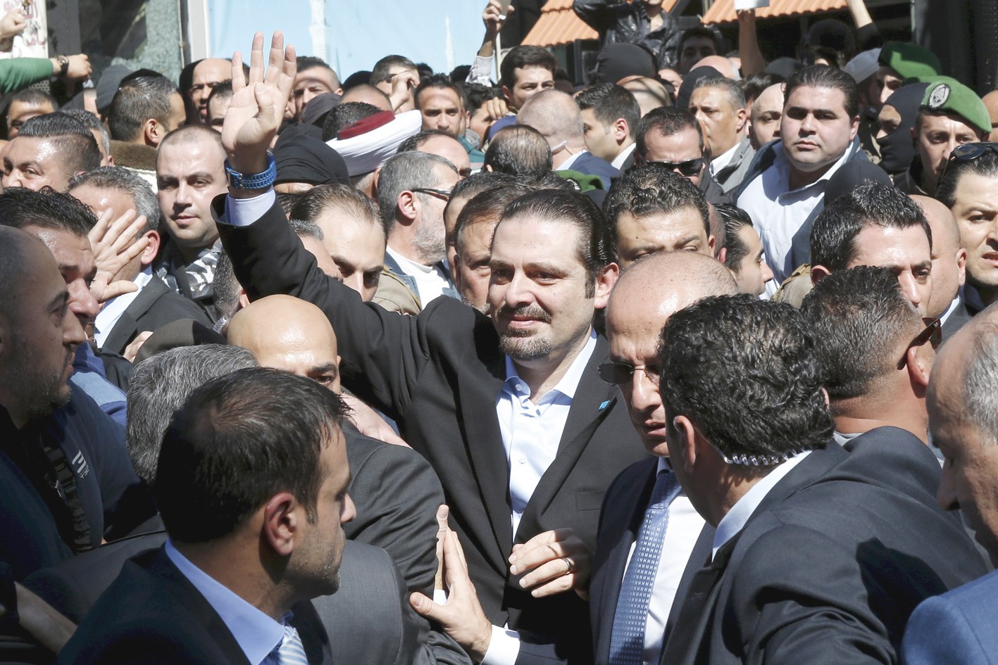 u062du0634u0648u062f u062au0633u062au0642u0628u0644 u0627u0644u0631u0626u064au0633 u0627u0644u0633u0627u0628u0642 u0644u0644u062du0643u0648u0645u0629 u0627u0644u0644u0628u0646u0627u0646u064au0629 u0633u0639u062f u0627u0644u062du0631u064au0631u064a u0644u062fu0649 u0648u0635u0648u0644u0647 u0625u0644u0649 u0645u0633u062cu062f u0641u064a u0627u0644u0637u0631u064au0642 u0627u0644u062cu062fu064au062fu0629 u0641u064a u0628u064au0631u0648u062a u0644u0623u062fu0627u0621 u0635u0644u0627u0629 u0627u0644u062cu0645u0639u0629               (u0631u0648u064au062au0631u0632)