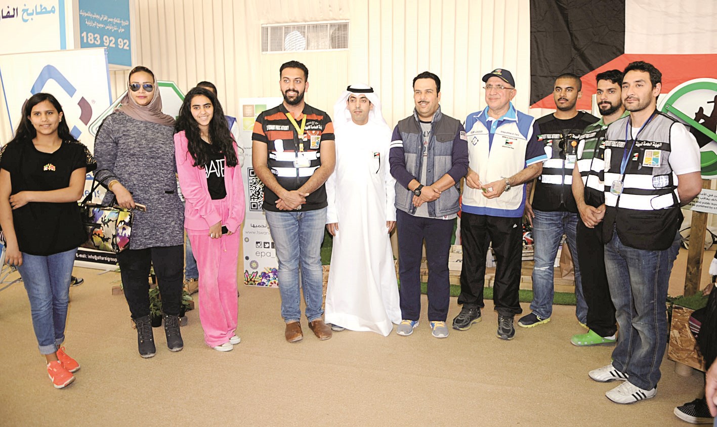 السبيعي والفارسي يتوسطان عدداً من الحضور