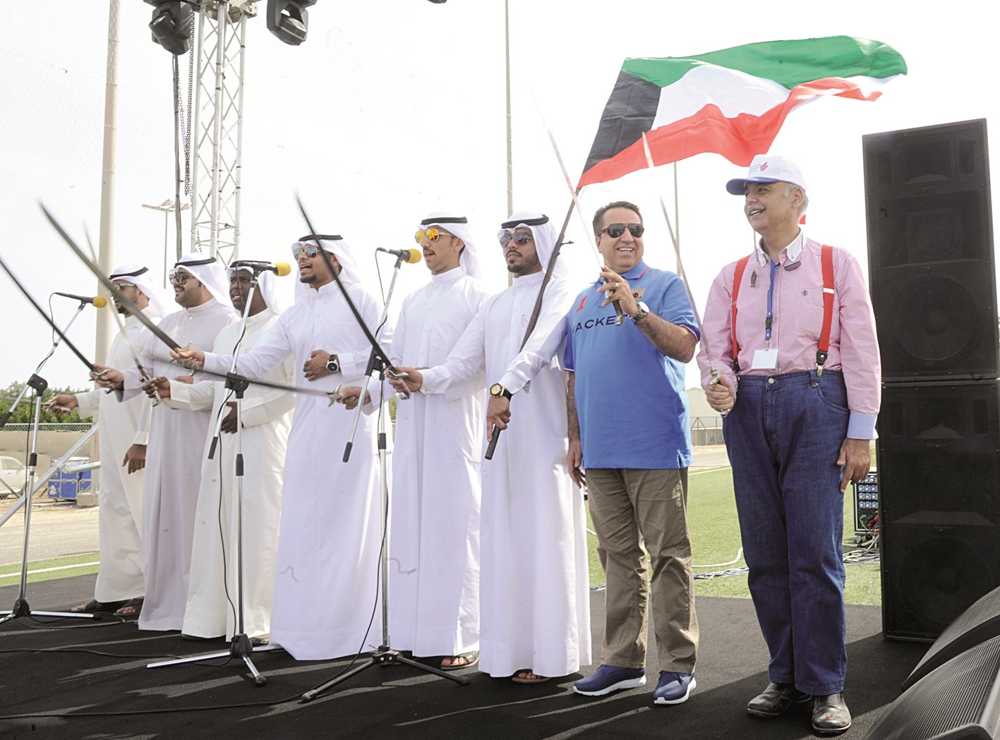 u0628u0648u0634u0647u0631u064a u0648u0641u0624u0627u062f u0627u0644u0639u0648u0646 u0648u0645u0633u0624u0648u0644u0648u0646 u0641u064a u0627u0644u0648u0632u0627u0631u0629 u064au0624u062fu0648u0646 u0627u0644u0639u0631u0636u0629 (u062au0635u0648u064au0631 u0632u0643u0631u064au0627 u0639u0637u064au0629)