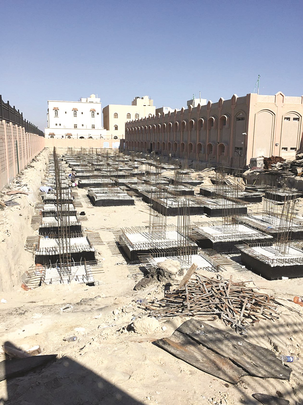الأعمال الإنشائية في المدارس دون الحصول على موافقات البلدية والإطفاء