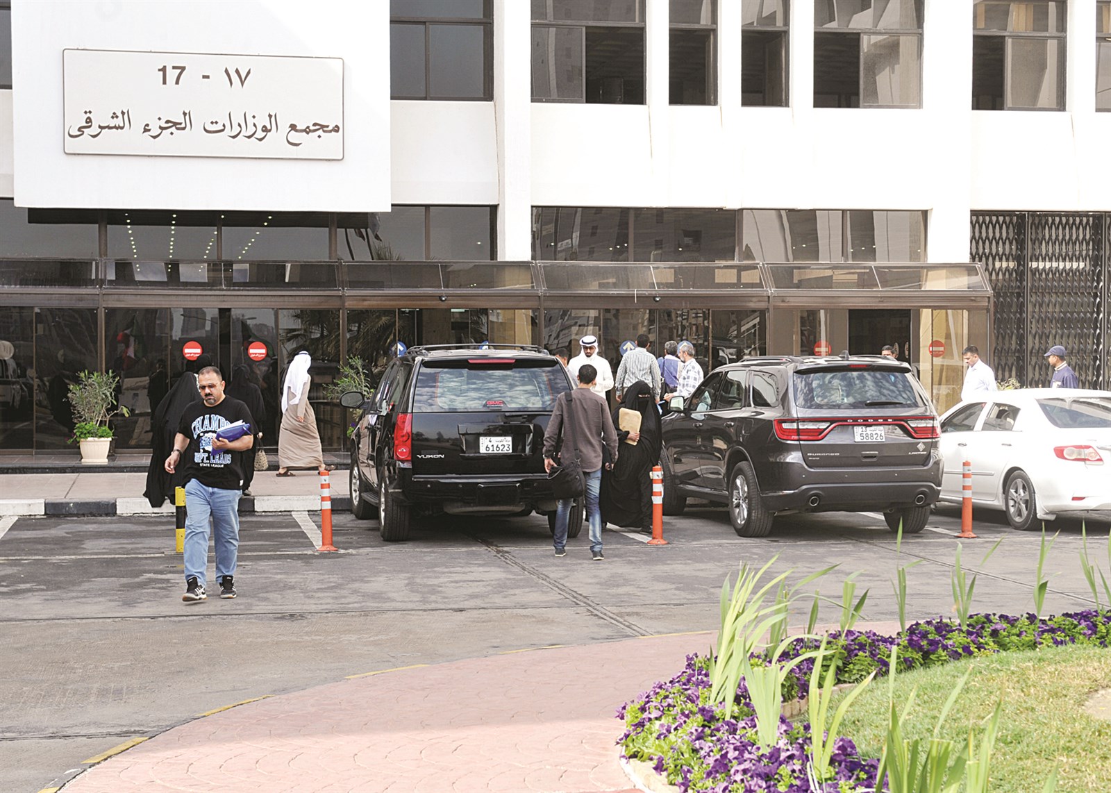 مجمع الوزارات دوام والتزام (تصوير سعد هنداوي)