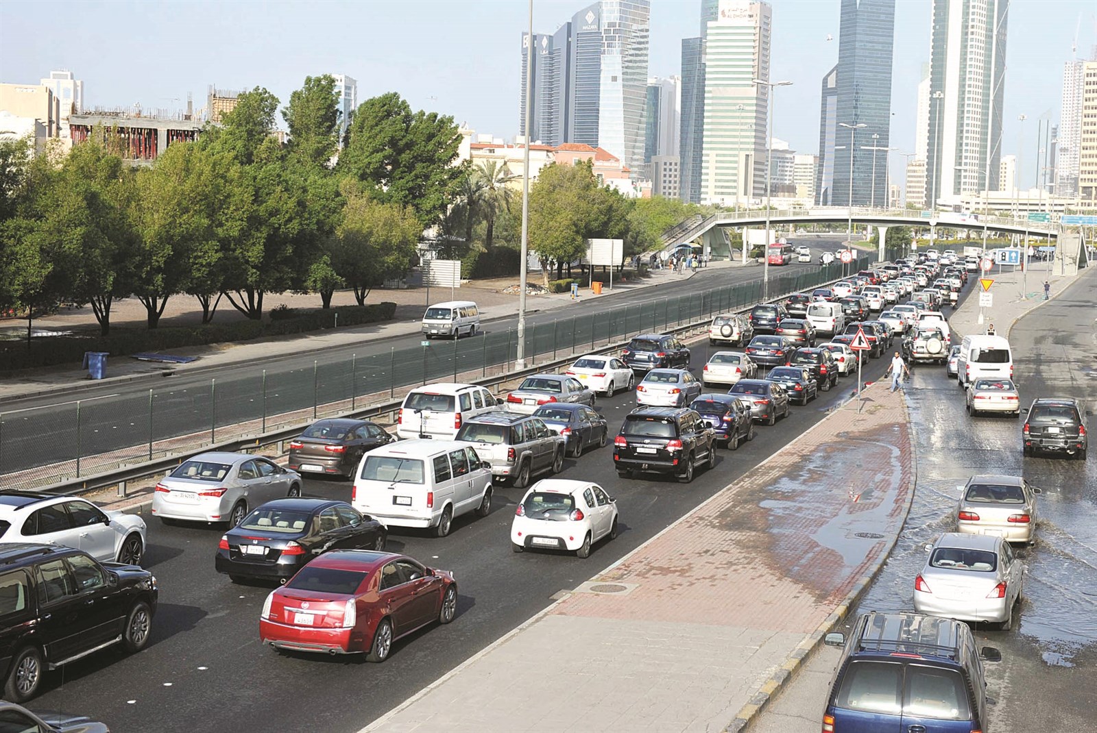 انسيابية في الشوارع بلا زحام (تصوير نور هنداوي)