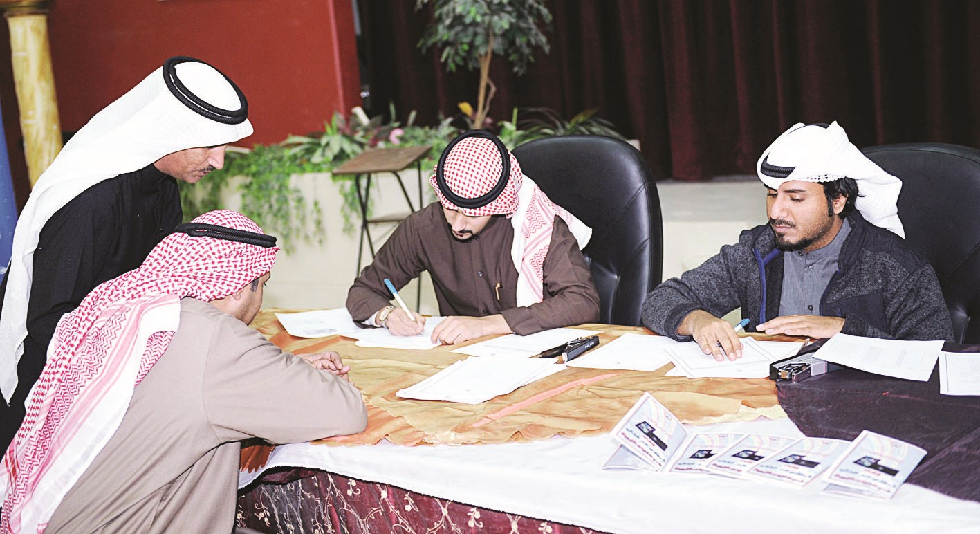 توقيع استمارات تسلم الجهاز