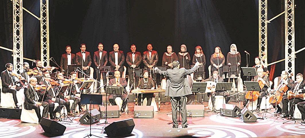 u0641u0631u0642u0629 u0623u0645 u0643u0644u062bu0648u0645 u0642u062fu0645u062a u0627u0644u0645u0648u0634u062du0627u062a u0628u0642u064au0627u062fu0629 u0627u0644u0645u0627u064au0633u062au0631u0648 u0645u062fu062du062a u0639u0628u062fu0627u0644u0633u0645u064au0639   (u062au0635u0648u064au0631 u0637u0627u0631u0642 u0639u0632u0627u0644u062fu064au0646)