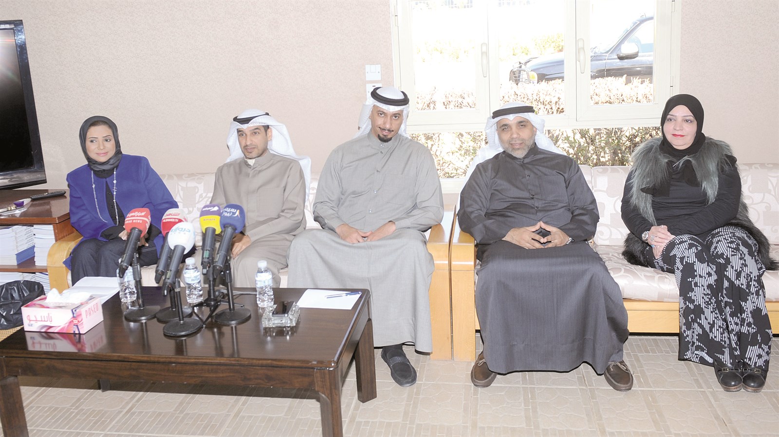 u0627u0644u0634u0631u064au0639u0627u0646 u064au062au0648u0633u0637 u0623u0639u0636u0627u0621 u0627u0644u062cu0645u0639u064au0629 u0641u064a u0627u0644u0645u0624u062au0645u0631 u0627u0644u0635u062du0627u0641u064a (u062au0635u0648u064au0631 u062cu0644u0627u0644 u0645u0639u0648u0636)