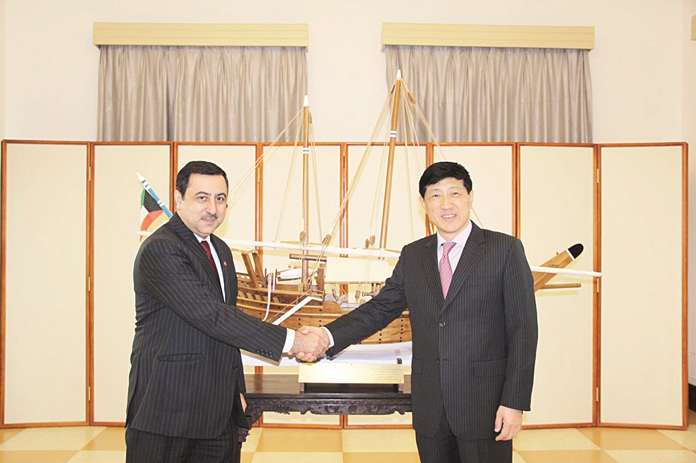 u0627u0644u0642u0646u0635u0644 u0627u0644u0648u0632u0627u0646 u0648u0645u062fu064au0631 u0645u062au062du0641 u0627u0644u0634u0624u0648u0646 u0627u0644u062fu064au0628u0644u0648u0645u0627u0633u064au0629 u0623u0645u0627u0645 u0627u0644u0645u062cu0633u0645