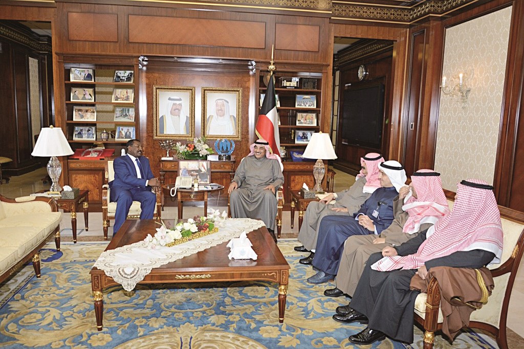 صباح الخالد أثناء لقائه الوزير السوداني