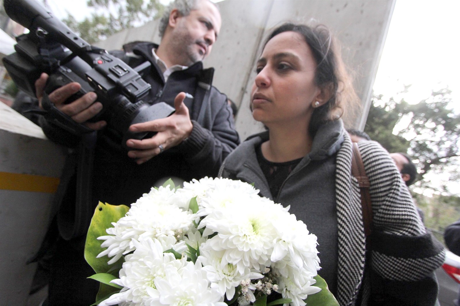 u0645u0635u0631u064au0629 u062au062du0645u0644 u0628u0627u0642u0627u062a u0627u0644u0632u0647u0648u0631 u0623u0645u0627u0645 u0627u0644u0633u0641u0627u0631u0629 u0627u0644u0625u064au0637u0627u0644u064au0629 u0641u064a u0627u0644u0642u0627u0647u0631u0629