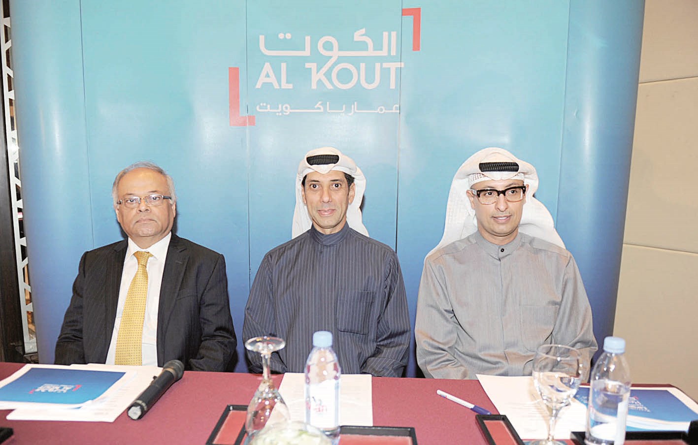 معاذ الرومي وأحمد الصرعاوي وشافاك سريفاستافا خلال المؤتمر (تصوير طارق عزالدين)