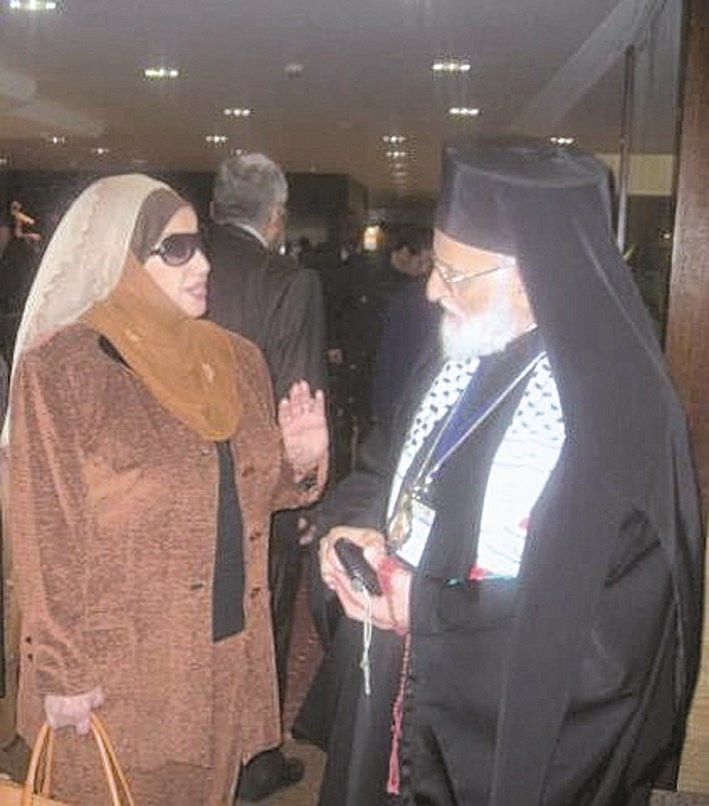 نجاح سلام تتحدث الى البطريرك غريغوريوس الثالث لحام