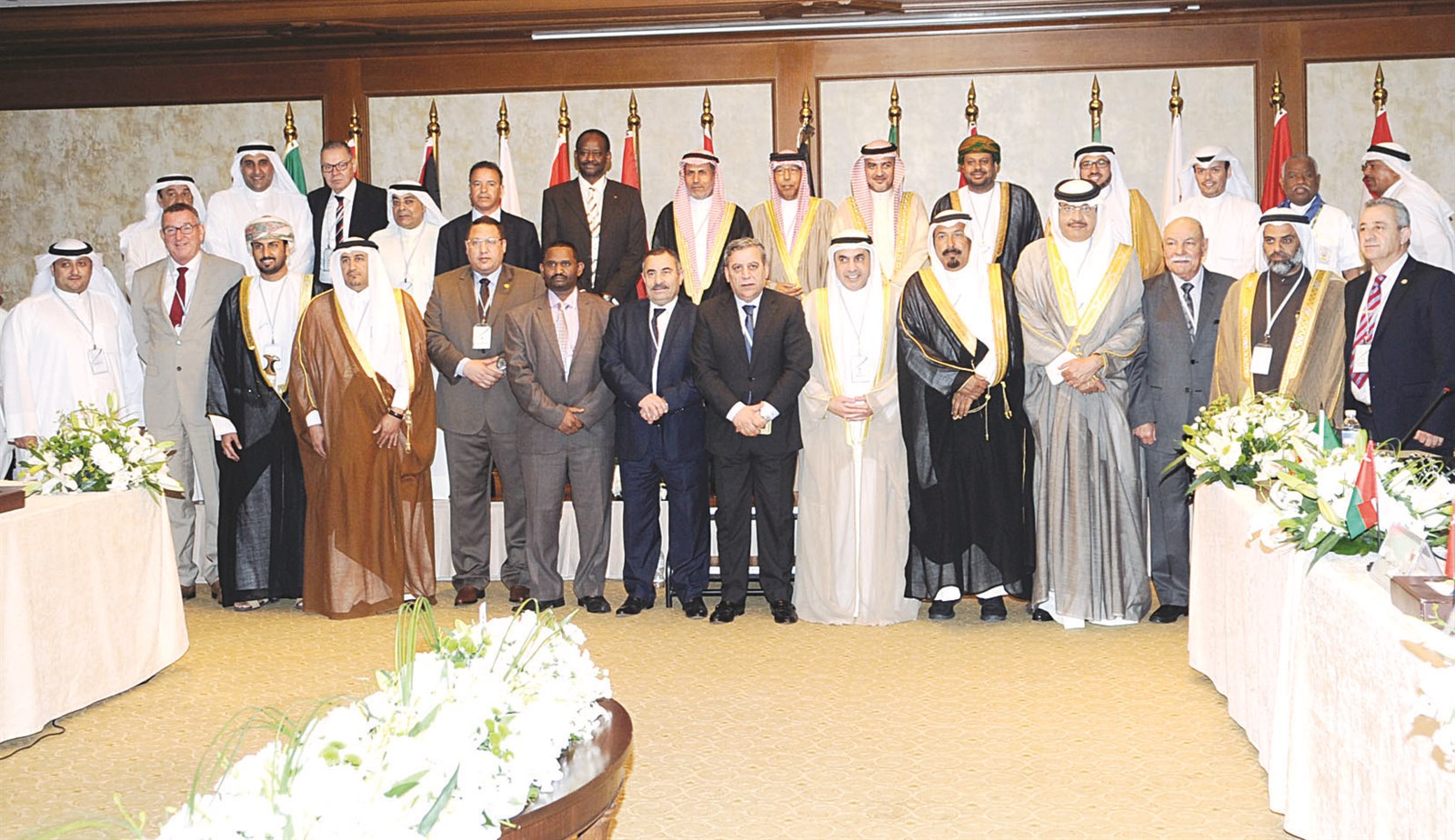 الوفود المشاركة في صورة جماعية (تصوير كرم ذياب)
