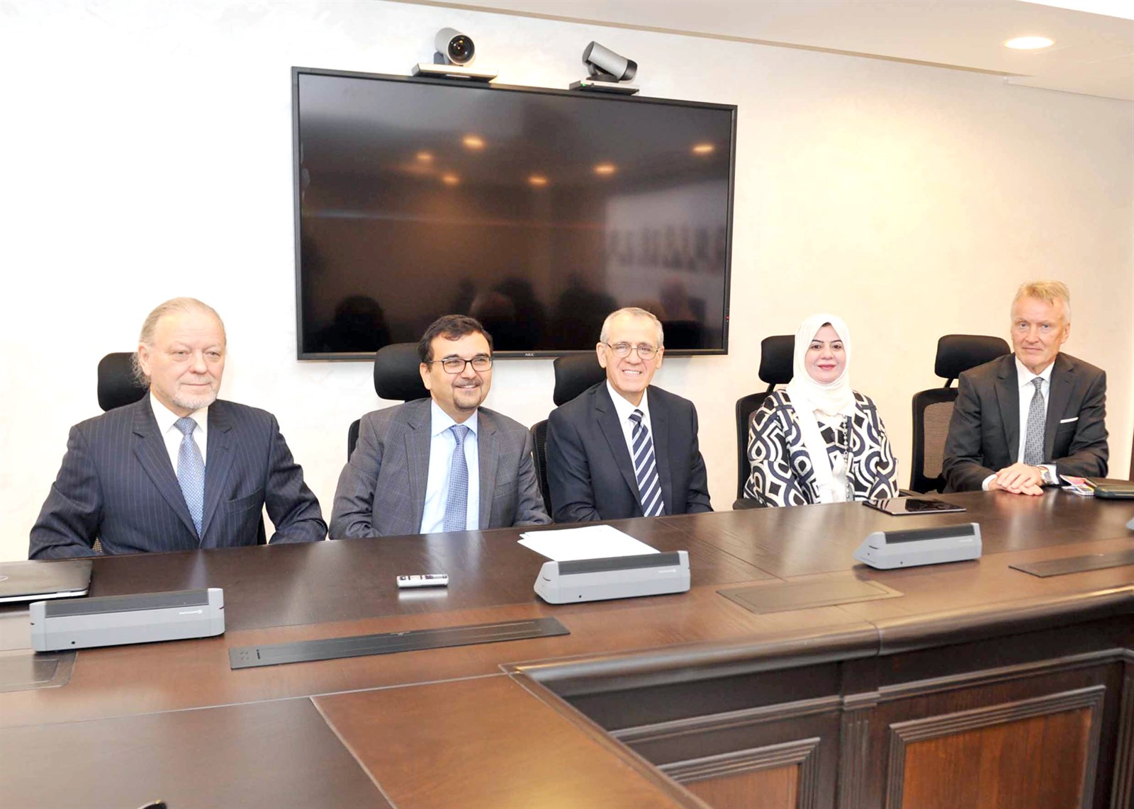 u0647u0627u0631u064a u0628u064au0627u0646u0648 u0648u0645u0627u062cu062fu0629 u0627u0644u0642u0637u0627u0646 u0648u0639u0644u0627u0621 u0639u0644u0648u0627u0646 u0648u0646u0627u0635u0631 u0628u0647u0628u0647u0627u0646u064a u0648u064au0627u0643u0648 u062au0648u0645 u0644u064au0647u062au0648 (u062au0635u0648u064au0631 u0633u0639u062f u0647u0646u062fu0627u0648u064a)