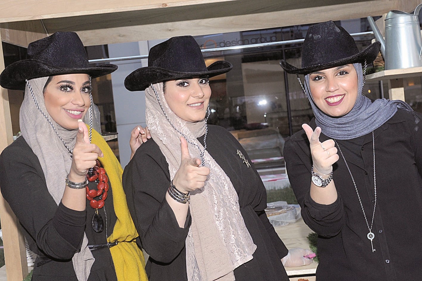 مناير الخبيزي وطيبة المعتوق ودلال القبندي