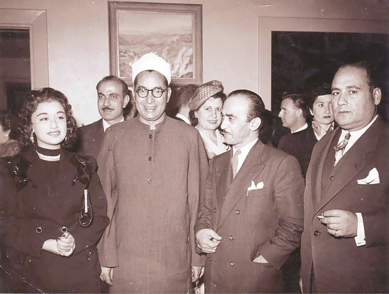 في حفل السفارة اللبنانية تكريماً لنجاح سلام في القاهرة بحضور وزير الأوقاف آنذاك الشيخ الباقوري وسفير لبنان في القاهرة الأمير أبي اللمع ووالدها محيي الدين سلام