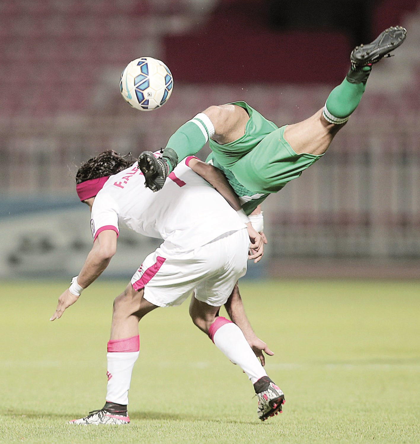 u0627u0644u0639u0631u0628u064a u0639u0631u0642u0644 u00abu0627u0644u0643u0648u064au062au00bb ... u0644u0645u0635u0644u062du0629 u0627u0644u0642u0627u062fu0633u064au0629  (u0627u0644u0623u0632u0631u0642 u062fu0648u062a u0643u0648u0645)