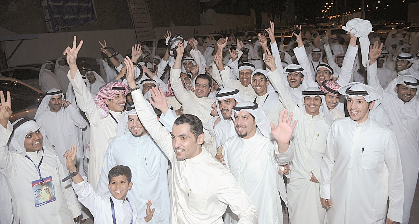 u0645u0624u064au062fu0648 u0642u0627u0626u0645u0629 u00abu0623u0628u0646u0627u0621 u0627u0644u0646u0627u062fu064au00bb u064au062du062au0641u0644u0648u0646 u0628u0627u0644u0641u0648u0632   (u062au0635u0648u064au0631u062cu0644u0627u0644 u0645u0639u0648u0636)