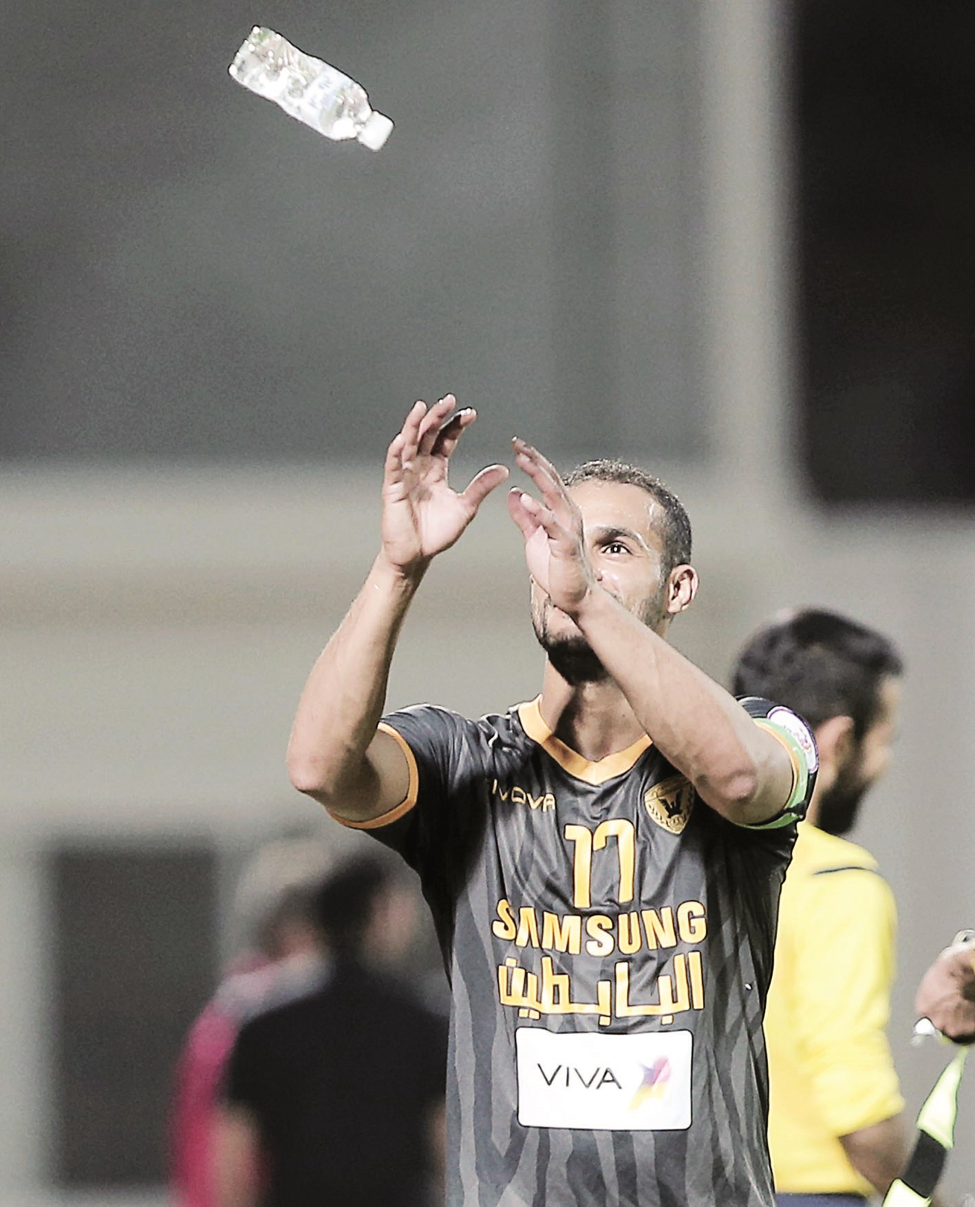 u0628u062fu0631 u064au062au0631u0642u0628 u00abu0627u0646u062au0639u0627u0634u0629u00bb u0627u0644u0647u062fu0641 u0627u0644u0645u0626u0629 (u0627u0644u0623u0632u0631u0642 u062fu0648u062a u0643u0648u0645)