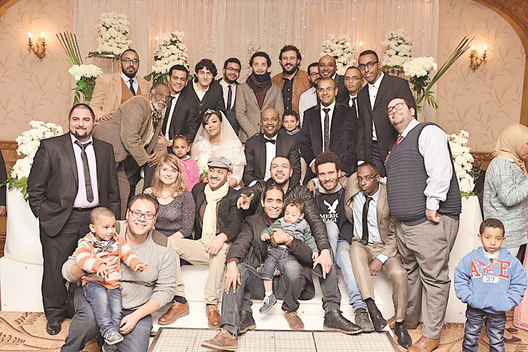 u0635u0644u0627u062d u0627u0644u062fu064au0646 u0648u0639u0631u0648u0633u0647 u0645u0639 u0627u0644u0623u0647u0644 u0648u0627u0644u0623u0635u062fu0642u0627u0621