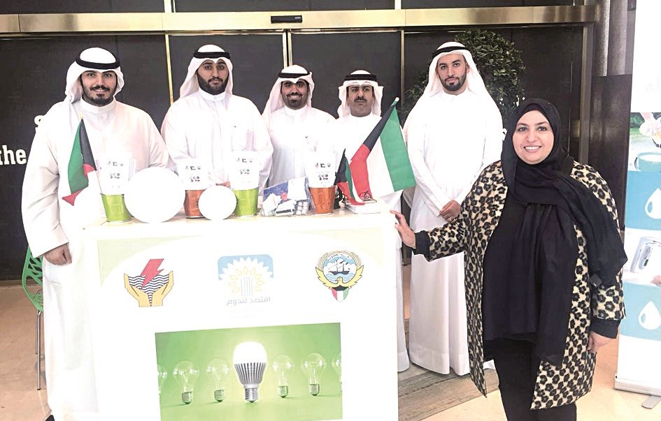 u0625u0642u0628u0627u0644 u0627u0644u0637u064au0627u0631 u0645u0639 u0639u062fu062f u0645u0646 u0627u0644u062cu0645u0647u0648u0631 u0641u064a u0645u062cu0645u0639 u00abu062cu064au062a u0645u0648u0644u00bb u062eu0644u0627u0644 u062du0645u0644u0629 u0627u0644u062au0631u0634u064au062f