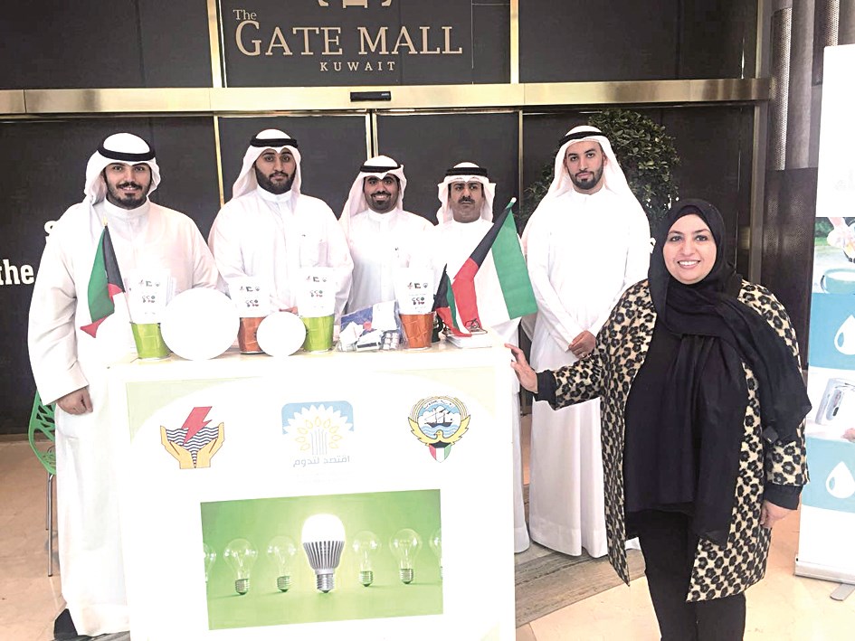 u0625u0642u0628u0627u0644 u0627u0644u0637u064au0627u0631 u0645u0639 u0639u062fu062f u0645u0646 u0627u0644u062cu0645u0647u0648u0631 u0641u064a u0645u062cu0645u0639 u00abu062cu064au062a u0645u0648u0644u00bb u062eu0644u0627u0644 u062du0645u0644u0629 u0627u0644u062au0631u0634u064au062f