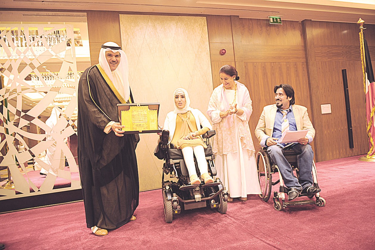 الحمود وشيخة العبد الله يكرمان عنود الحربي