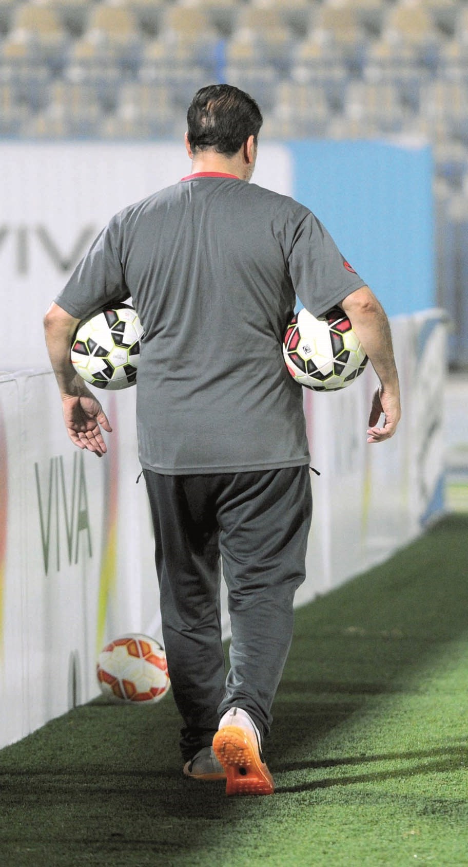 u0645u0639u0644u0648u0644... u0641u064a u0627u0644u0645u0641u062au0631u0642 u0627u0644u0623u062eu064au0631  (u062au0635u0648u064au0631 u0637u0627u0631u0642 u0639u0632u0627u0644u062fu064au0646)