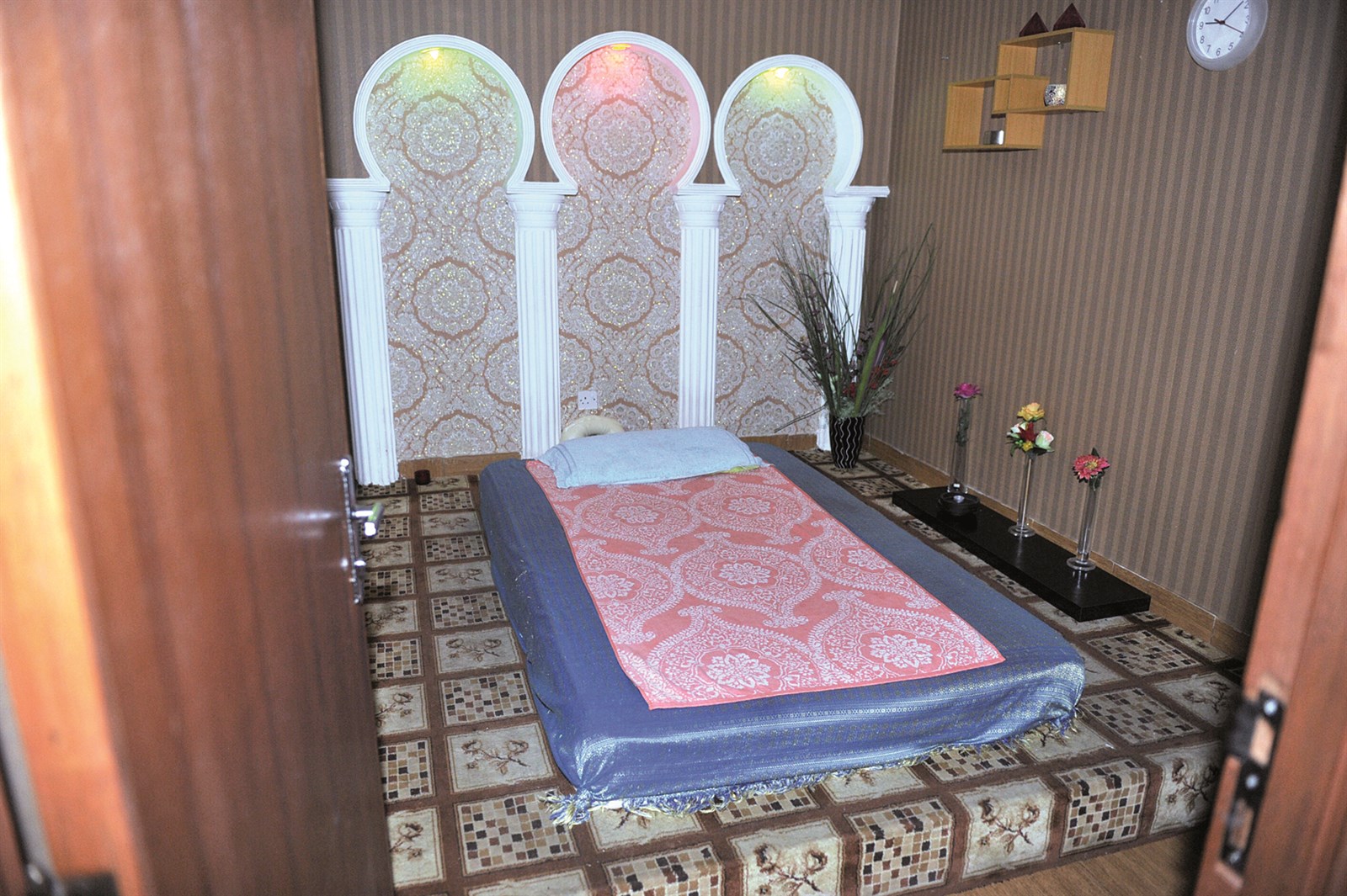 u063au0631u0641 u0627u0644u0645u0633u0627u062c u062au062du0648u0644u062a u0644u0623u0633u0631u0651u0629