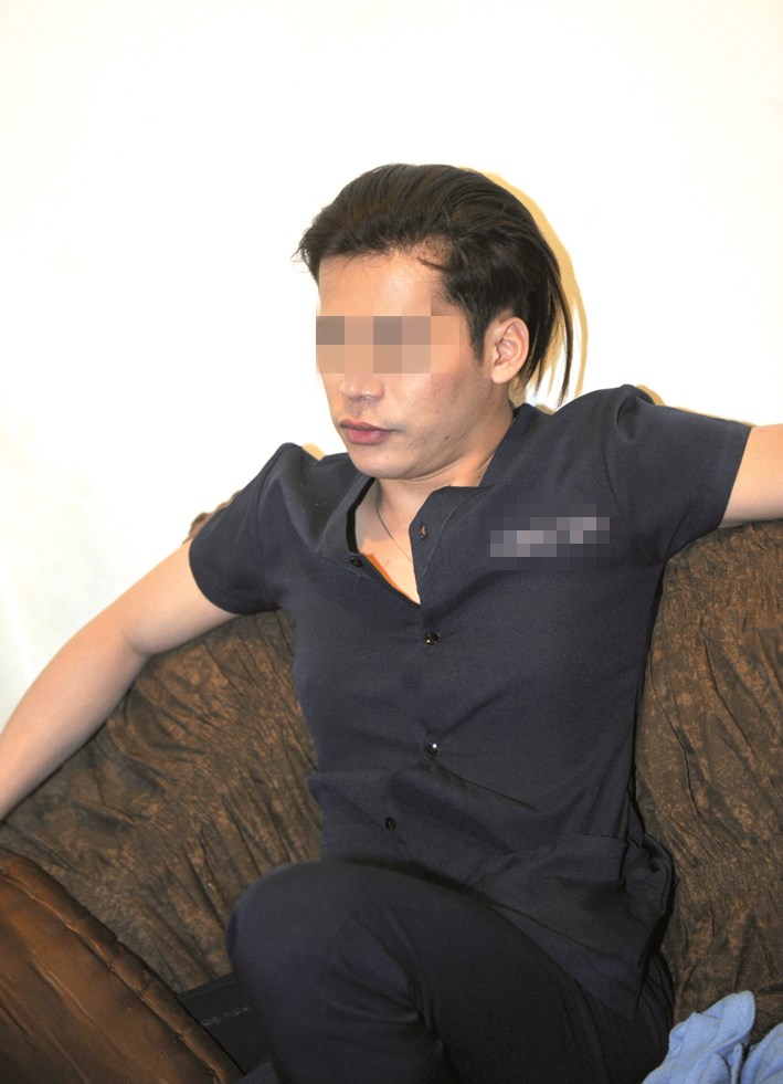 أنامل ناعمة تناغي أجساد الشباب