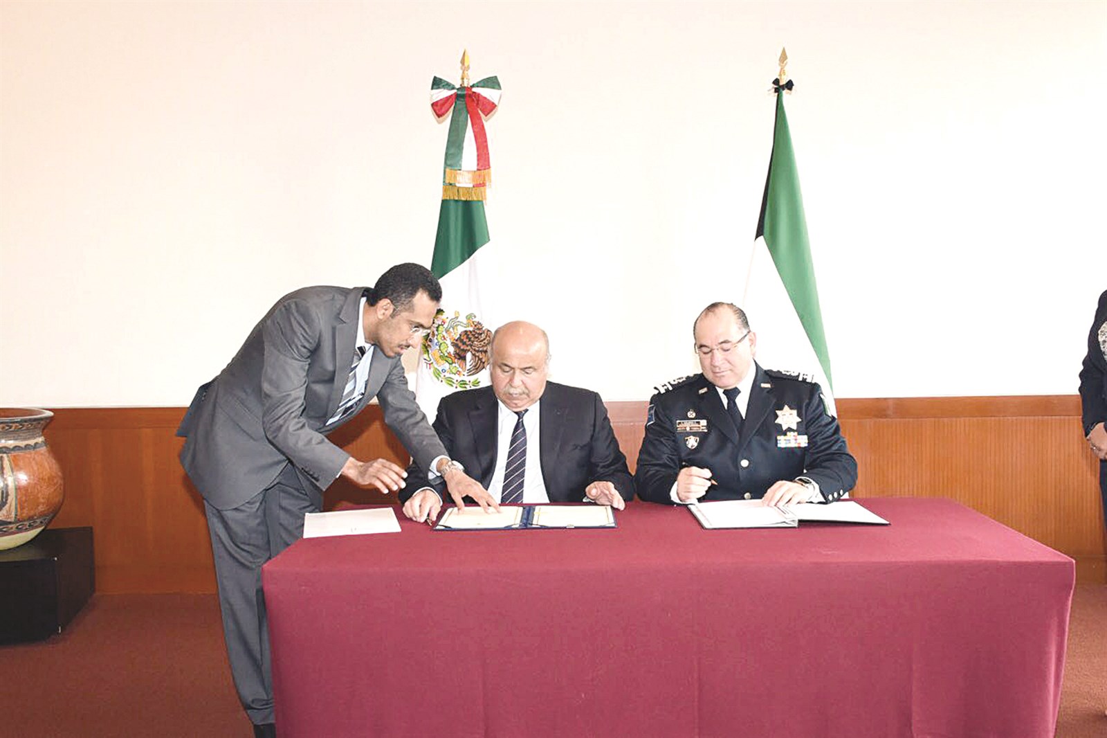 u062au0648u0642u064au0639 u0627u0644u0627u062au0641u0627u0642u064au0629 u0628u064au0646 u0627u0644u0641u0647u062f u0648u0646u0627u0626u0628 u0648u0632u064au0631 u0627u0644u0623u0645u0646 u0627u0644u0639u0627u0645 u0627u0644u0645u0643u0633u064au0643u064a