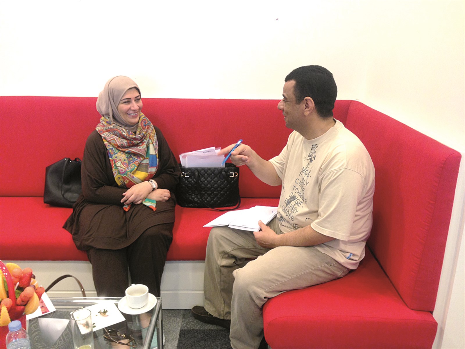 الشيف وفاء متحدثة للزميل عبدالله فهمي