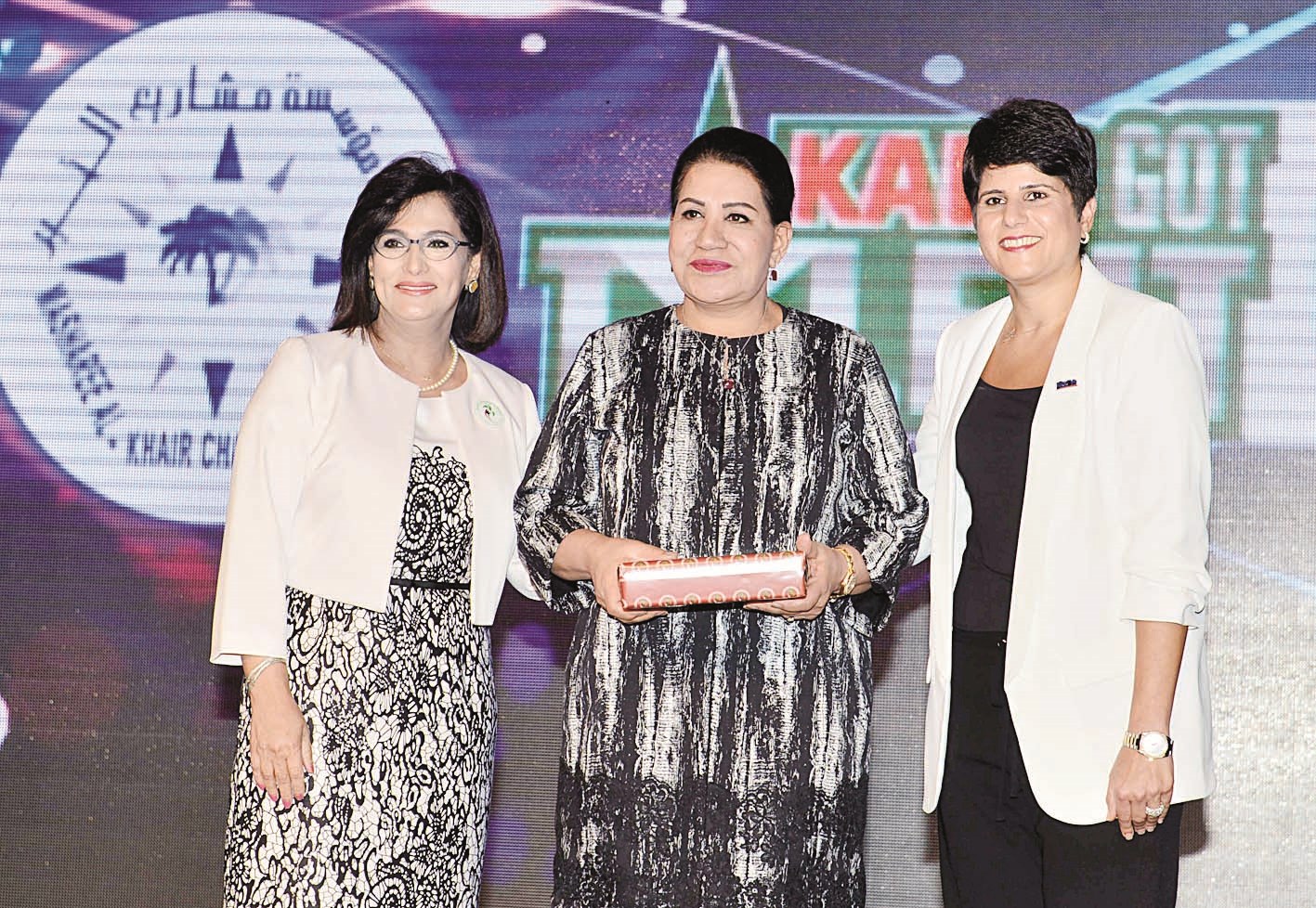 ... وتكريم سعاد عبدالله